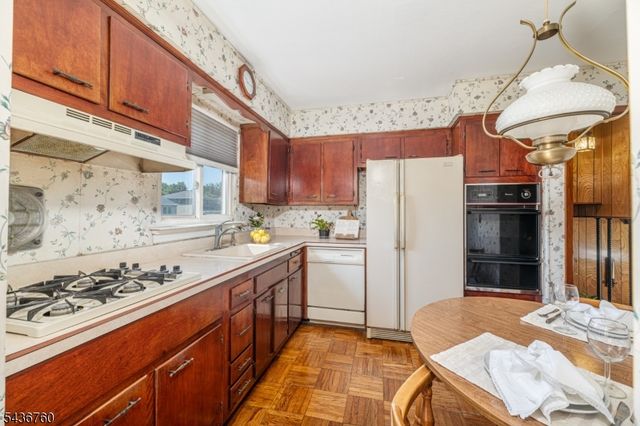 112 Berdan St, Rochelle Park Twp., NJ 07662