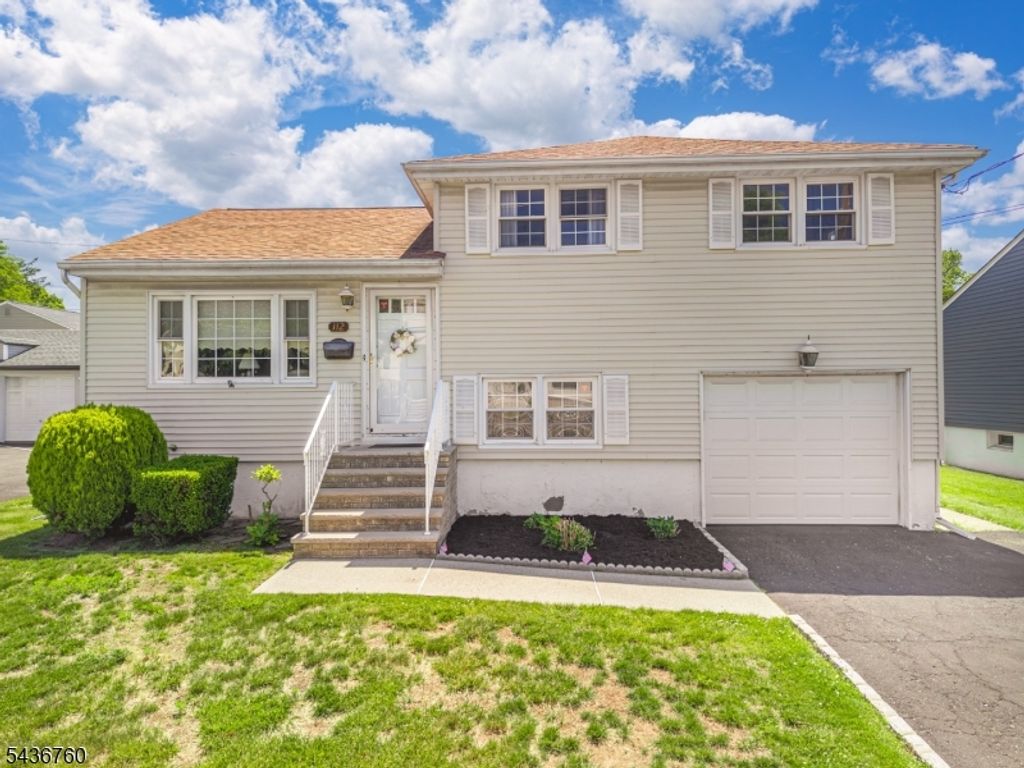 112 Berdan St, Rochelle Park Twp., NJ 07662
