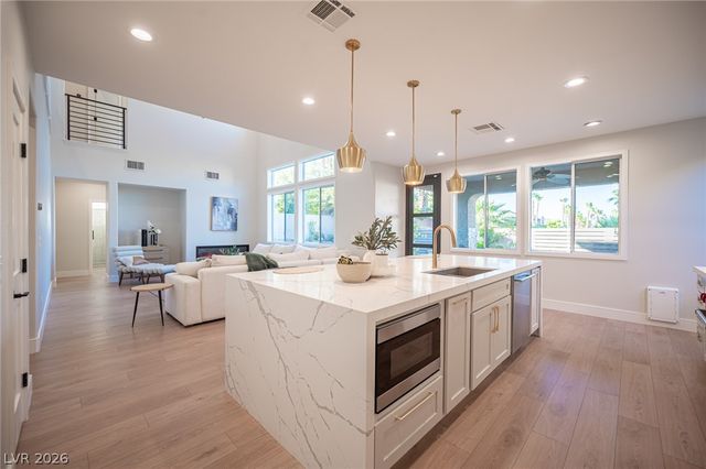938 Roseberry Drive, Las Vegas, NV 89138