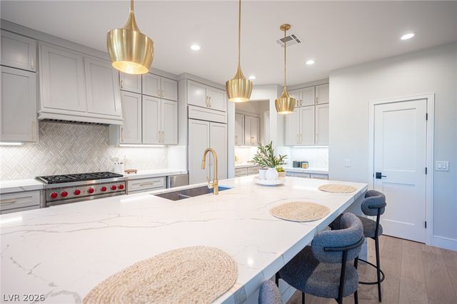 938 Roseberry Drive, Las Vegas, NV 89138