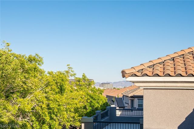 938 Roseberry Drive, Las Vegas, NV 89138