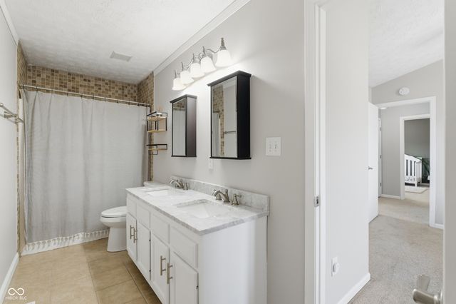 9926 Suncoral Circle, Fishers, IN 46038