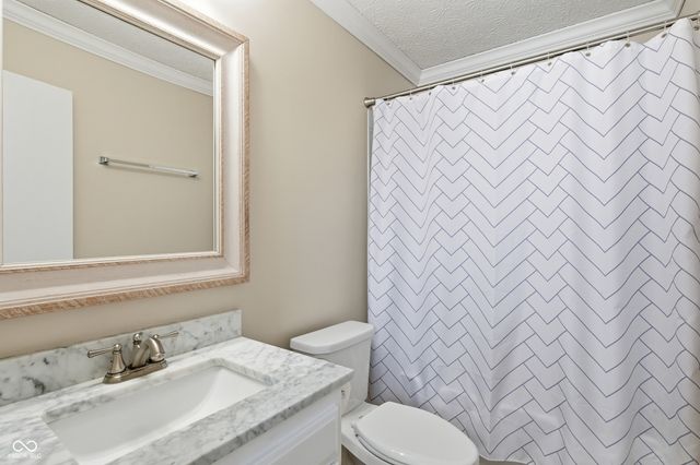 9926 Suncoral Circle, Fishers, IN 46038