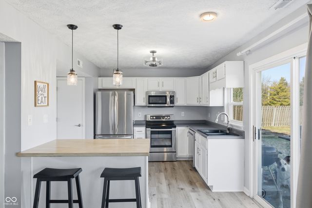 9926 Suncoral Circle, Fishers, IN 46038