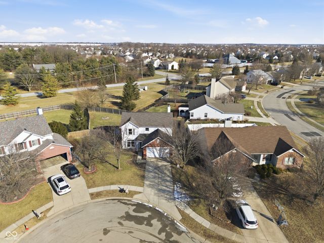 9926 Suncoral Circle, Fishers, IN 46038