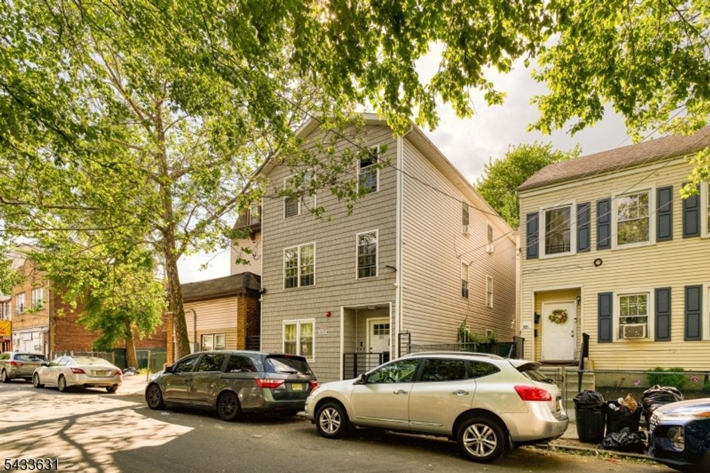 121 N Main St, Paterson City, NJ 07522 — exterior