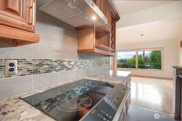 4322 29th Avenue W, Seattle, WA 98199