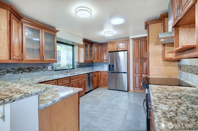 4322 29th Avenue W, Seattle, WA 98199