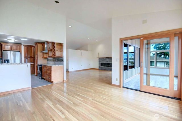 4322 29th Avenue W, Seattle, WA 98199