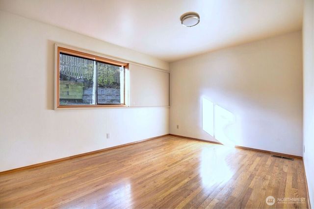 4322 29th Avenue W, Seattle, WA 98199