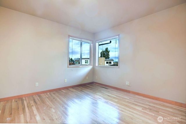 4322 29th Avenue W, Seattle, WA 98199