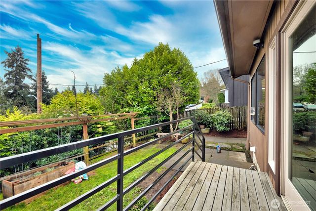 4322 29th Avenue W, Seattle, WA 98199