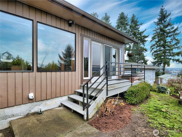 4322 29th Avenue W, Seattle, WA 98199