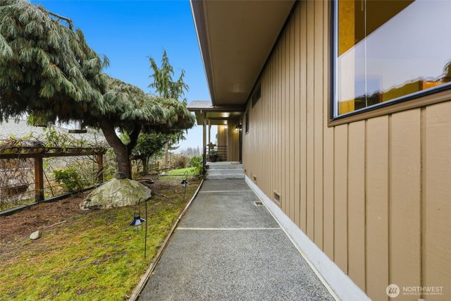 4322 29th Avenue W, Seattle, WA 98199