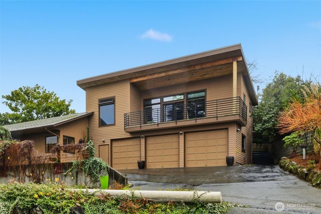 4322 29th Avenue W, Seattle, WA 98199