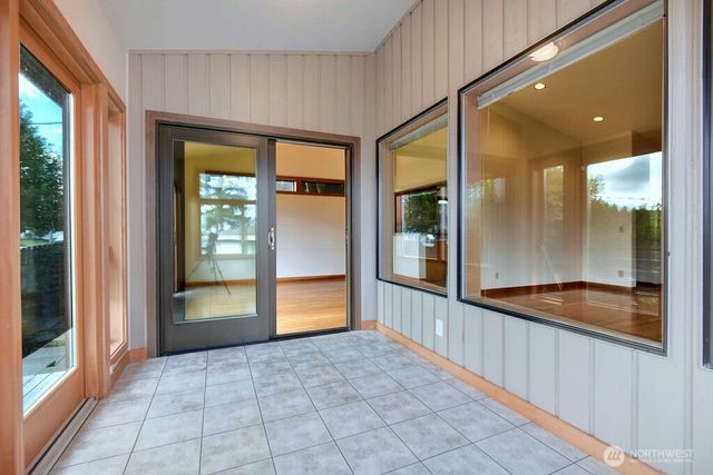 4322 29th Avenue W, Seattle, WA 98199