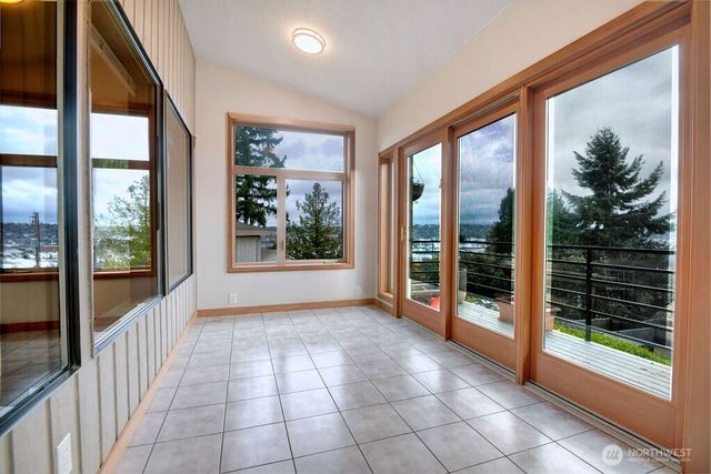 4322 29th Avenue W, Seattle, WA 98199