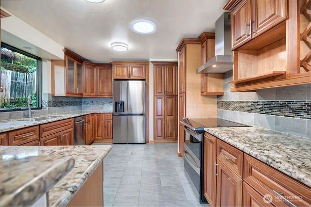 4322 29th Avenue W, Seattle, WA 98199