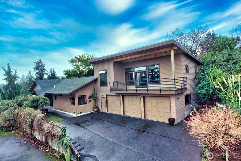 4322 29th Avenue W, Seattle, WA 98199