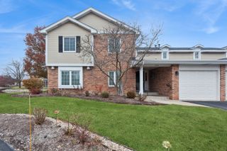 724 Maplewood Court 34B, Willowbrook, IL 60527