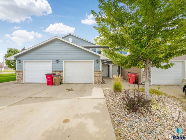 6502 S Santa Rosa Pl, Sioux Falls, SD 57108