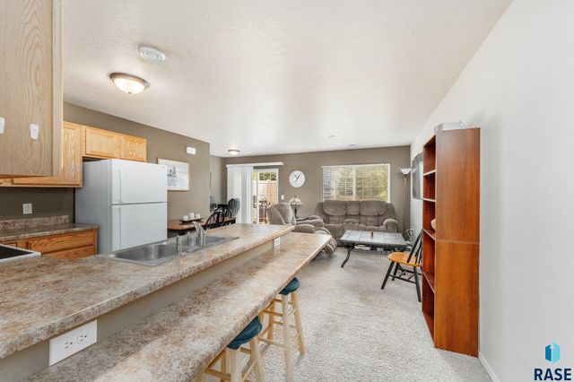 6502 S Santa Rosa Pl, Sioux Falls, SD 57108