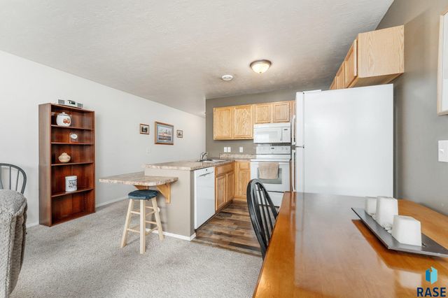 6502 S Santa Rosa Pl, Sioux Falls, SD 57108