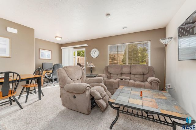 6502 S Santa Rosa Pl, Sioux Falls, SD 57108