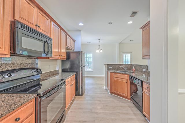 8518 Sentry Circle, North Charleston, SC 29420