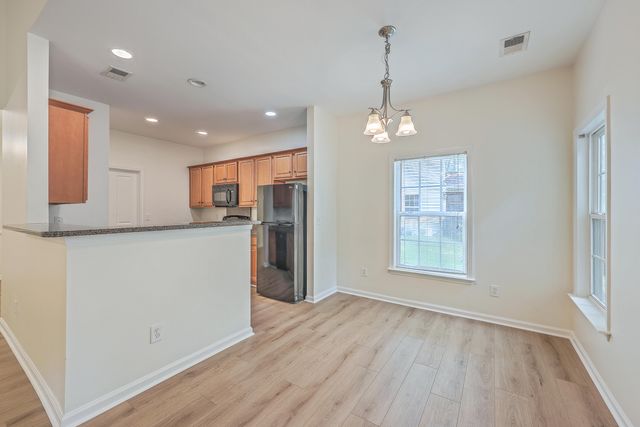 8518 Sentry Circle, North Charleston, SC 29420