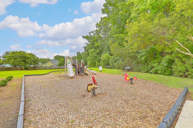 8518 Sentry Circle, North Charleston, SC 29420