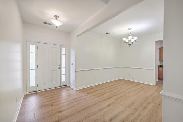 8518 Sentry Circle, North Charleston, SC 29420