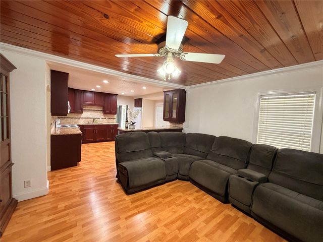 3620 BURLINGTON AVENUE N, St Petersburg, FL 33713