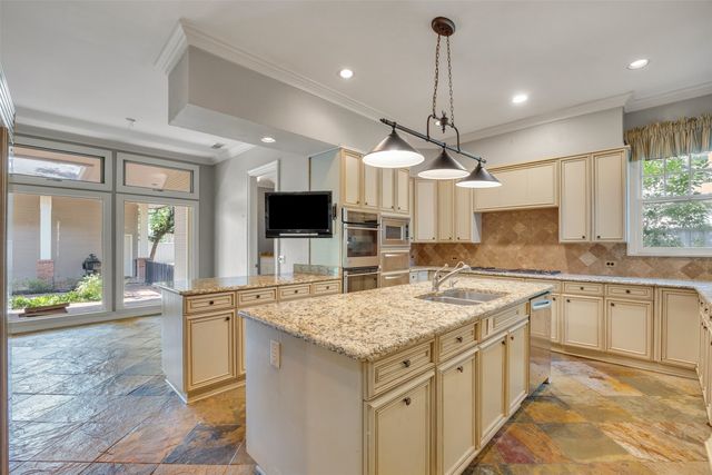 5548 Falls Road, Dallas, TX 75220