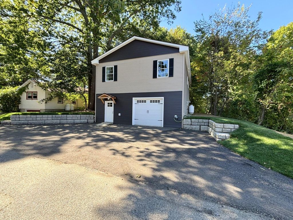 33 Pearl Street, Lewiston, ME 04240 — exterior