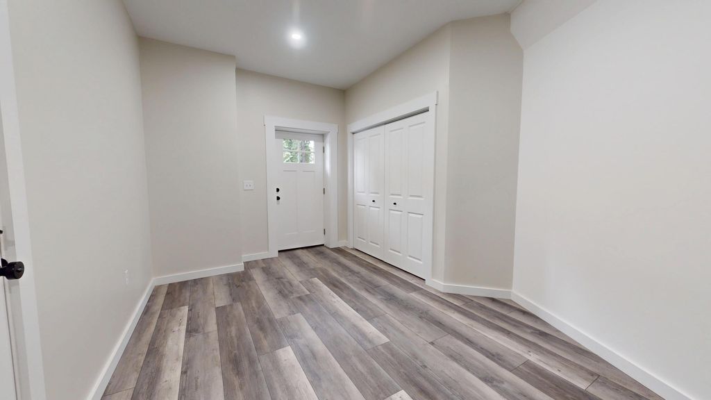 33 Pearl Street, Lewiston, ME 04240 — photo 4