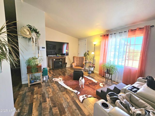 284 N Warren Road, Benson, AZ 85602