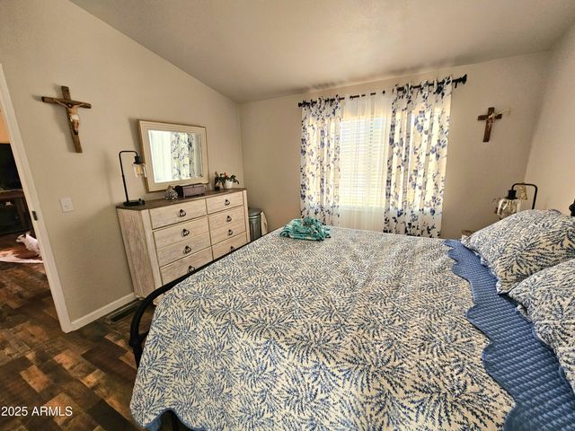 284 N Warren Road, Benson, AZ 85602