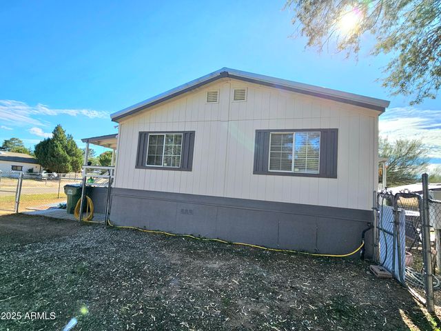 284 N Warren Road, Benson, AZ 85602