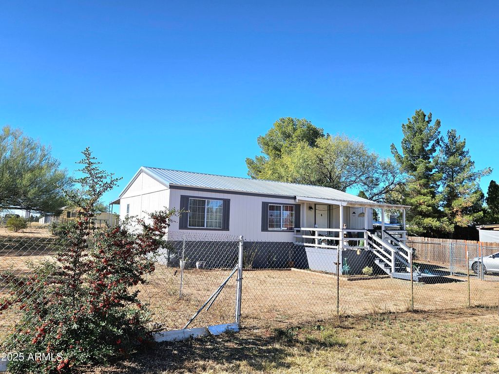 284 N Warren Road, Benson, AZ 85602