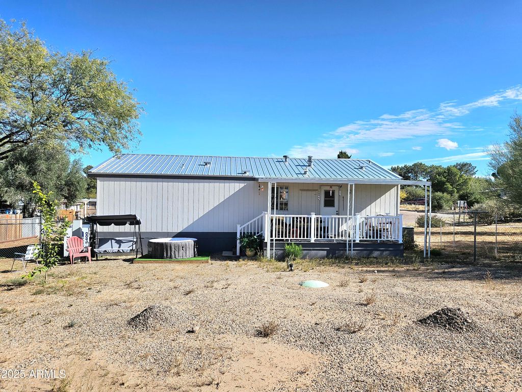 Image 8 of property listing at 284 N Warren Road, Benson, AZ 85602
