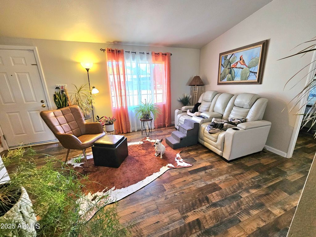 Image 9 of property listing at 284 N Warren Road, Benson, AZ 85602