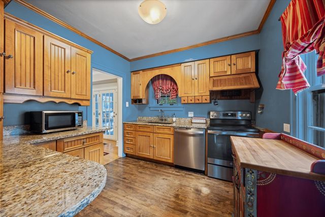 681 Western Avenue, Glen Ellyn, IL 60137