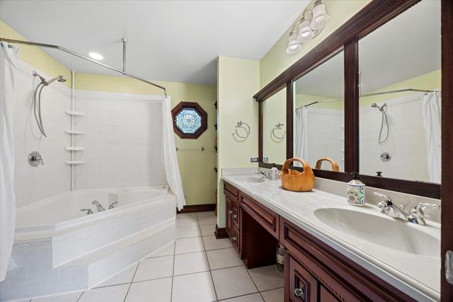 681 Western Avenue, Glen Ellyn, IL 60137