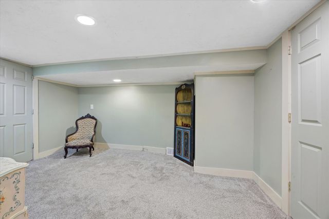 681 Western Avenue, Glen Ellyn, IL 60137