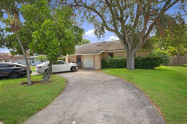 1204 SW 74th Avenue, North Lauderdale, FL 33068