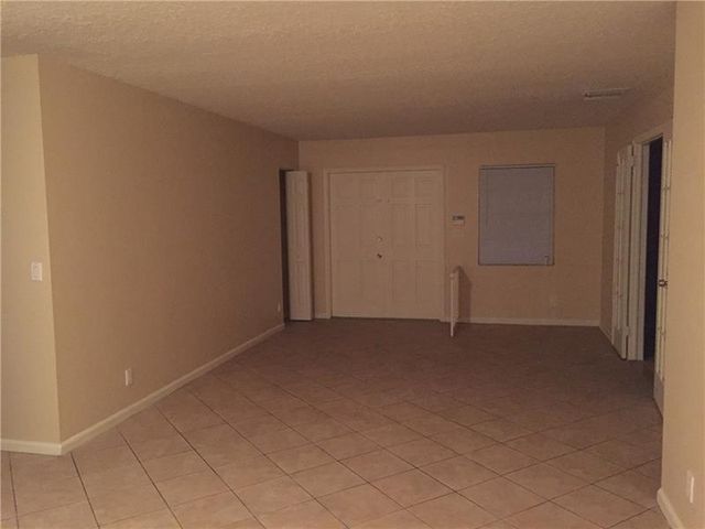 1204 SW 74th Avenue, North Lauderdale, FL 33068