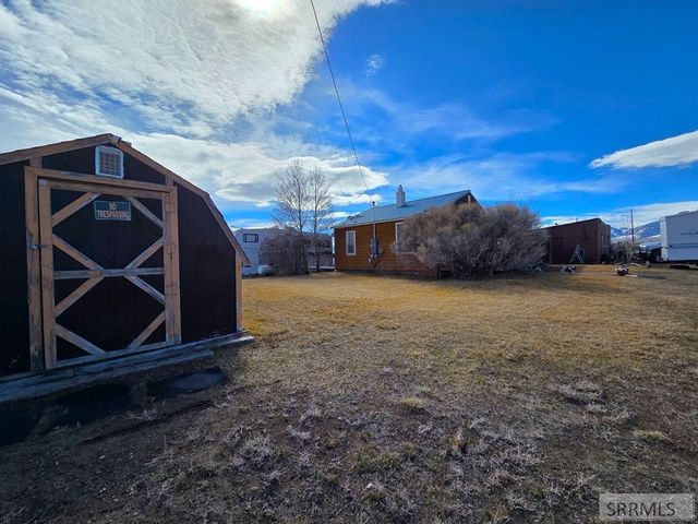 401 S 3rd Street, Leadore, ID 83464