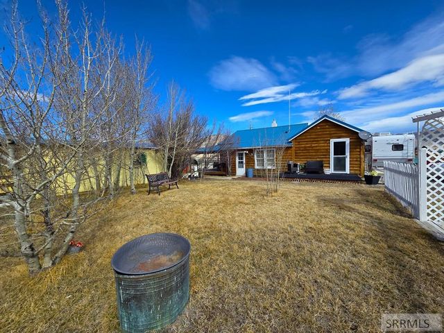 401 S 3rd Street, Leadore, ID 83464