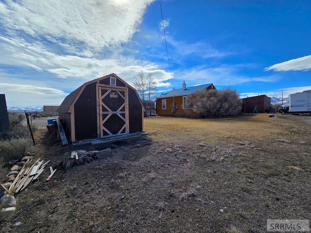 401 S 3rd Street, Leadore, ID 83464